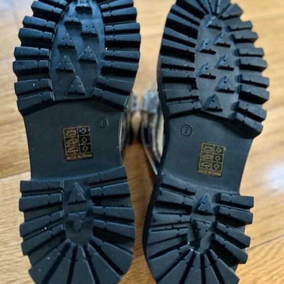 Size 7 TIFFANY mule-loafers w/ chunky lug soles & timeless chain detail Shu Shop - Picture 6 of 8